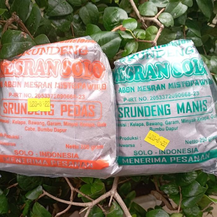 

Srundeng MESRAN serundeng kelapa manis atau pedas oleh oleh khas solo renyah nikmat