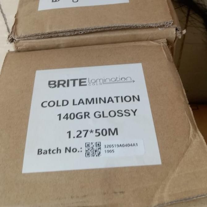 

AT Sticker Laminasi 140gr Glosy / Matte ( Doff ) uk 1.27m