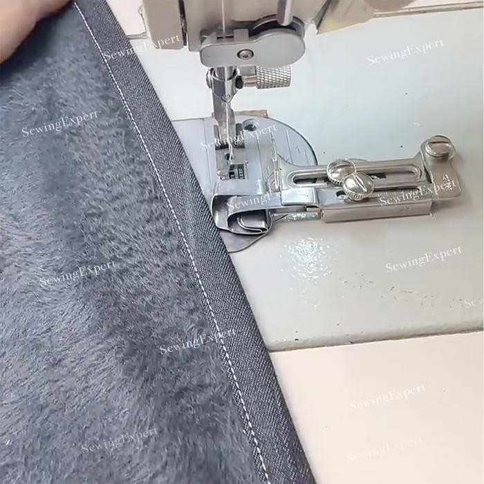 

AT Corong Kelim A11 PREMIUM / Ukuran Lipatannya Bisa Diatur / Untuk Mesin Jahit High Speed Jarum 1