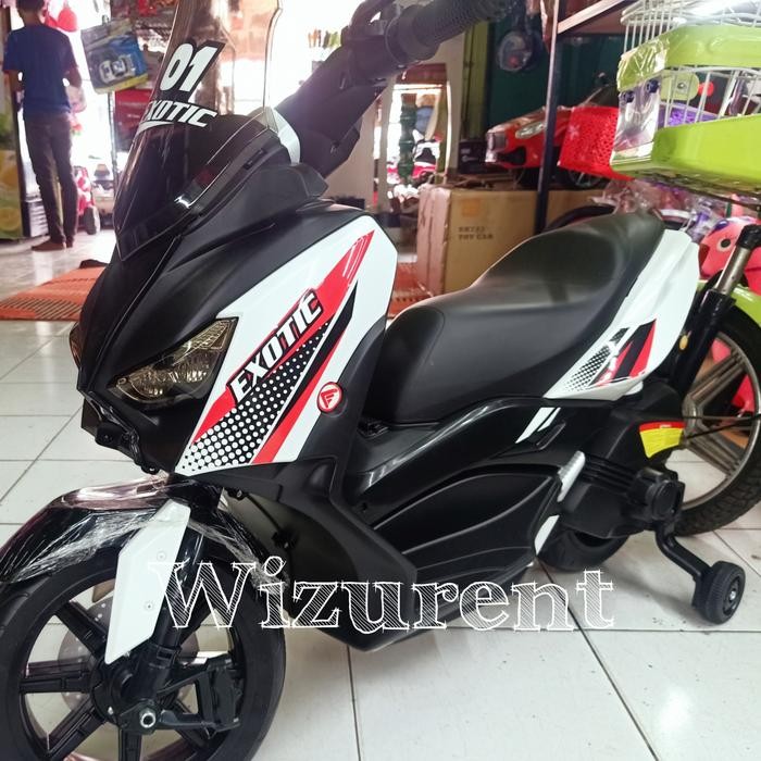 motor aki xmax mainan