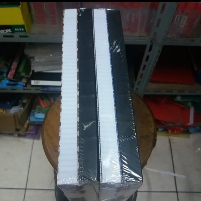 

Terlaris- Buku Folio 300 Lembar Ria / Buku Hard Cover Folio 300 Ria