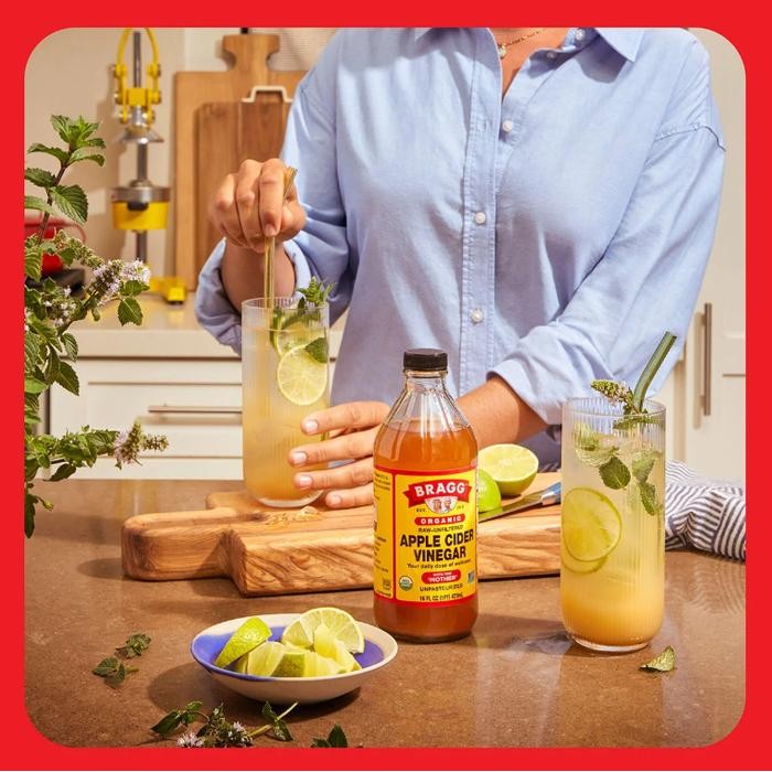 

Bragg Apple Cider Vinegar ( Cuka Apel ) 473 Ml Natural