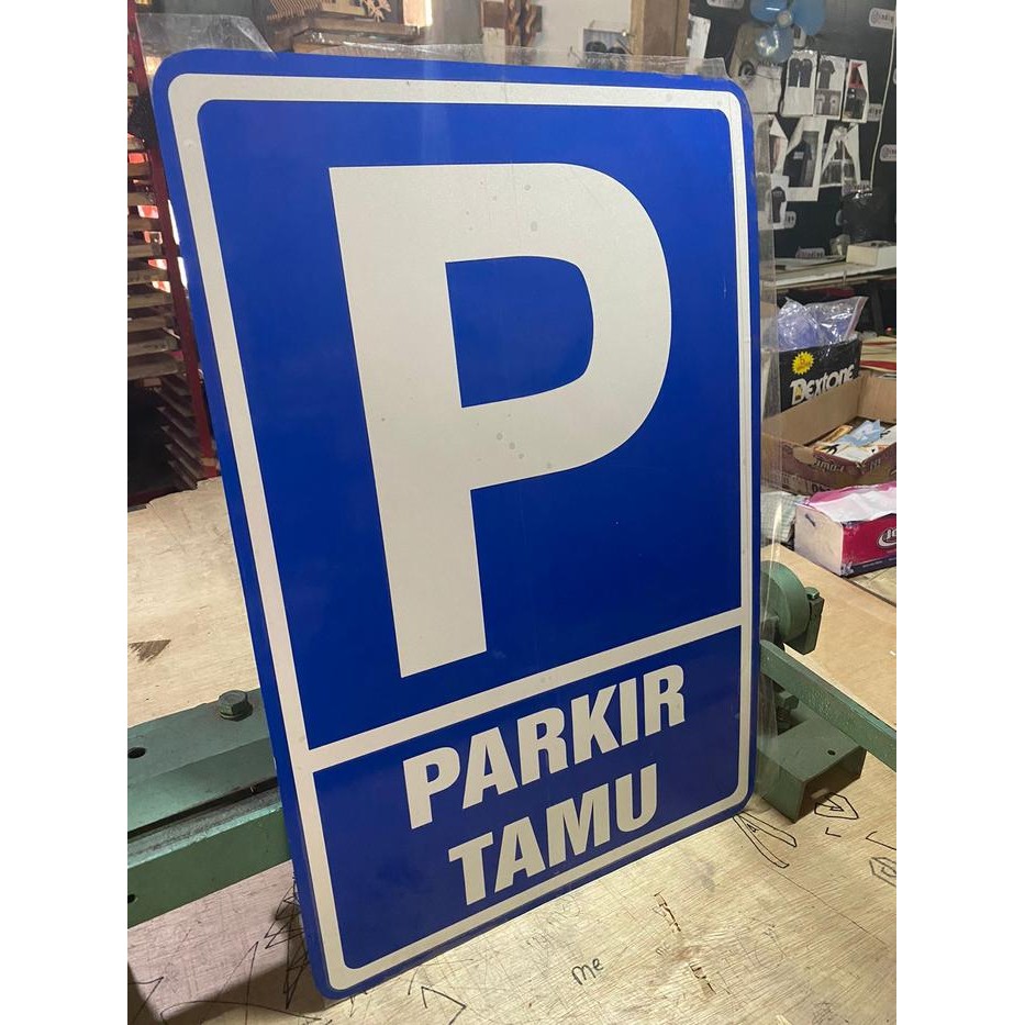 

Plat Alumunium Rambu Jalan Reflektif Parkir Tamu