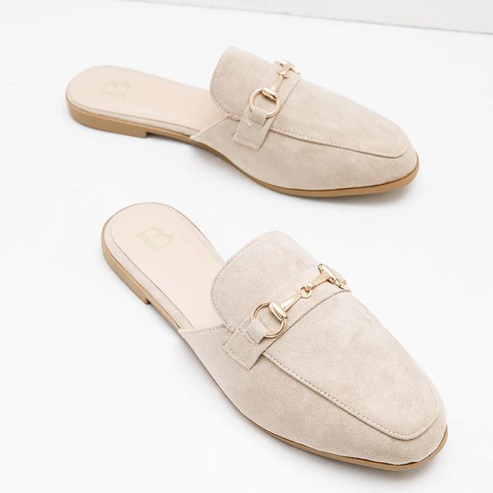 Berrybenka - Sepatu Flatshoes Wanita Sofia Fellice Emblished Mules Shoes