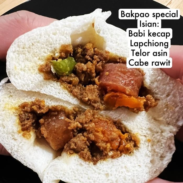 

OR6T Bakpao Spesial Isi Komplit : Daging,Telor Asin,Lapchiong Dan Cabe