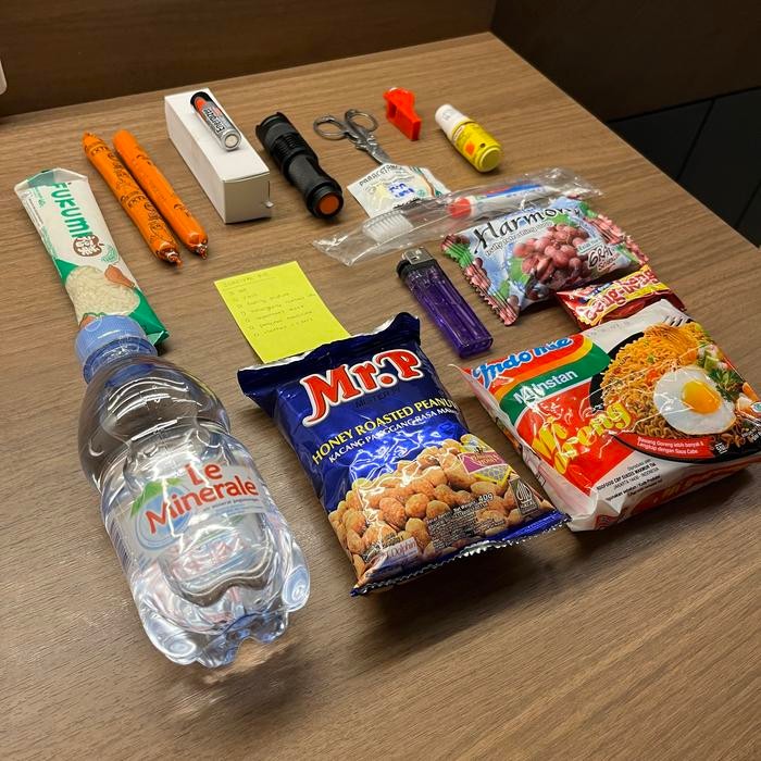 Langsung diproses Survival Kit Lengkap Siaga Bencana Gempa Banjir