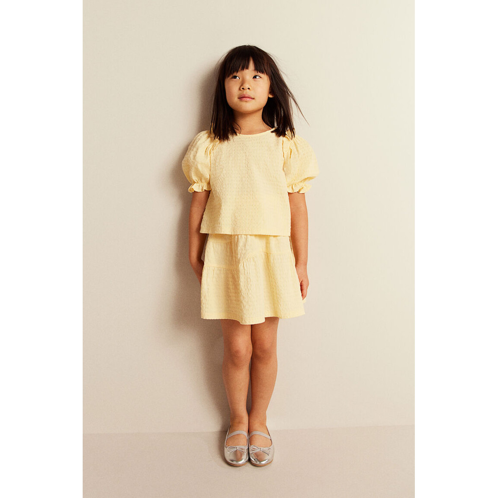 H&M SET BLUS DAN ROK 2-PIECES SETELAN DENGAN BLUS DAN ROK BERBAHAN SEERSUCKER