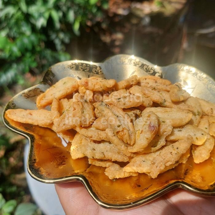 

Lecy.store2 kue bawang / kue bawang gunting - 1000 gram - 1 kg