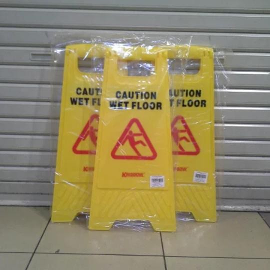 

Papan Peringatan / Caution Wet Floor Board Merk Krisbow