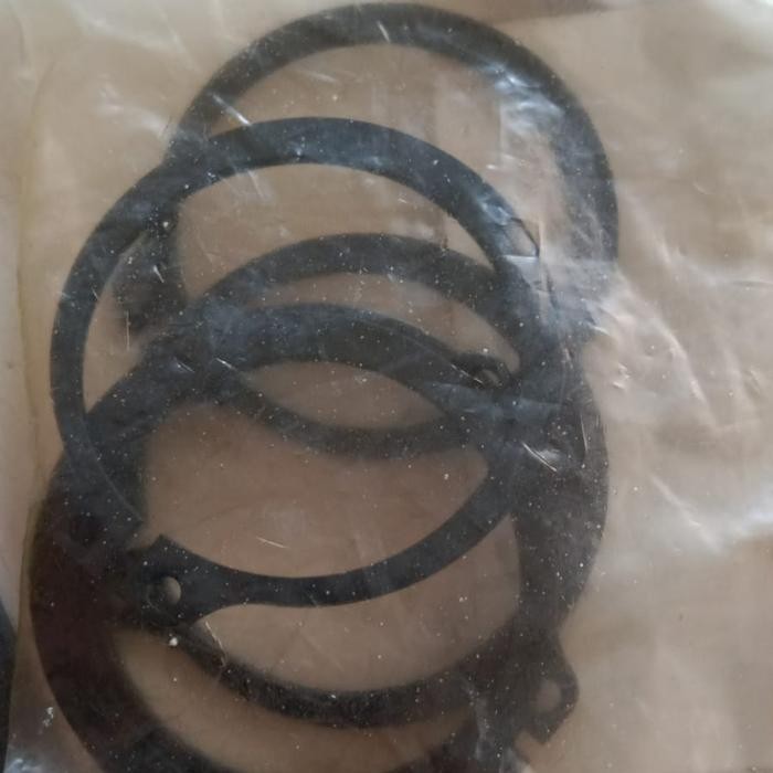 SNAP RING AS GARDAN DEPAN ISUZU DMAX 2001-2012 4X4 ORIGINAL 1PCS