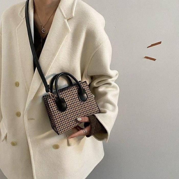 

KF768 TAS SELEMPANG WANITA MILEA DISKON