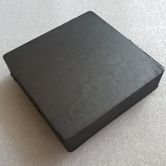 

Magnet Ferrite 100X100X25 Mm Untuk Konveyor Engineering Dengan Spesifikasi 100X100X25 Mm