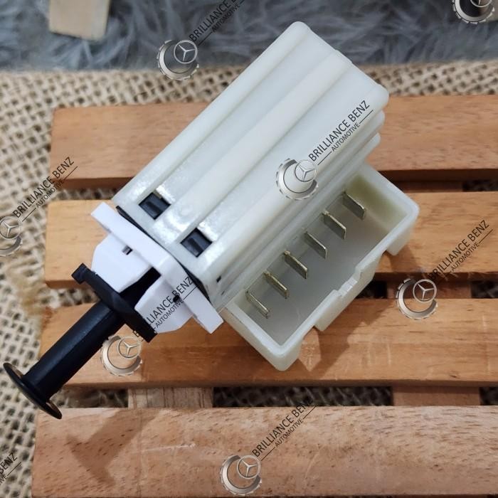 Laris Switch Pedal Brake Stop Lamp Switch Rem Jeep Wrangler Grand Cherokee