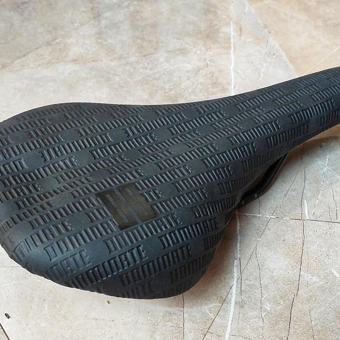 Best seller saddle ddk comfort logo hitam Terlaris