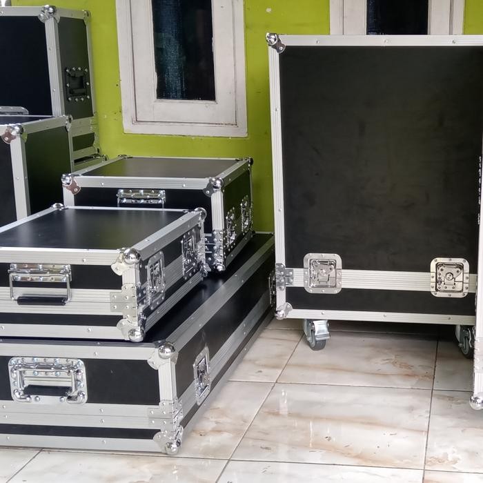 HARDCASE custom flightcase CUSTOM *