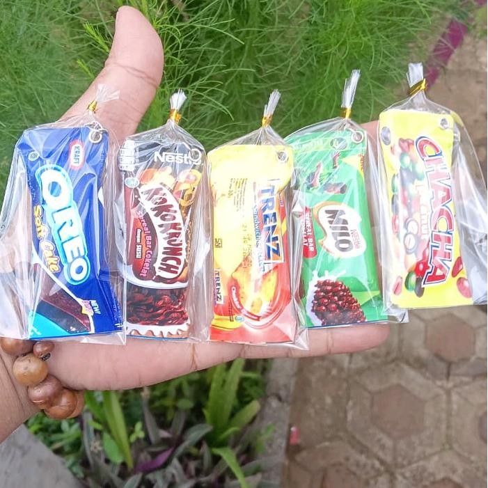 (50Pcs) Paket Usaha Gantungan Kunci Snack Panjang Random, Gantungan Kunci Ring Rantai Besar Dikemas