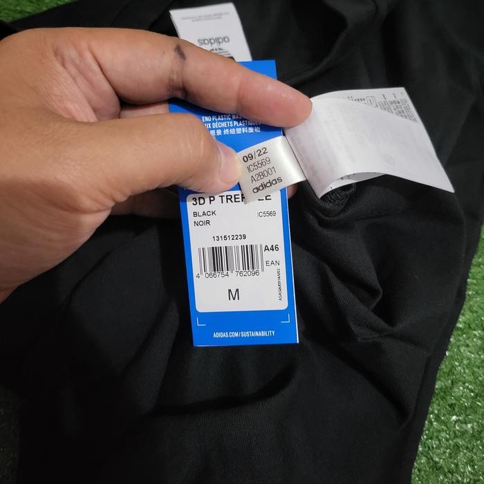 AdidasOriginal3D Trefoil Tee Black RedBnwt
