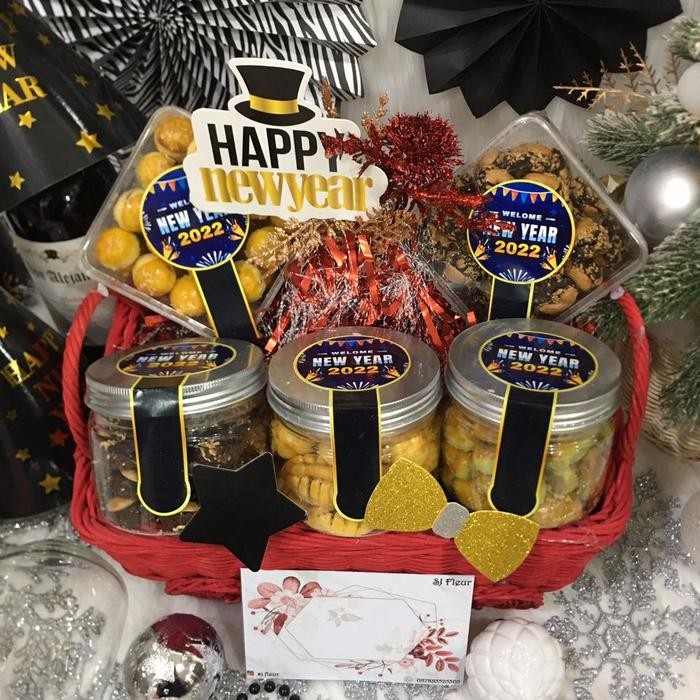 

Paket hampers tahun baru happy new year parcel kue kering hadiah 25