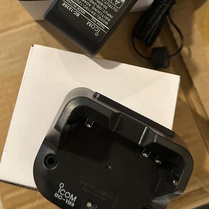 CHARGER ICOM IC V80 ICOM BC 193
