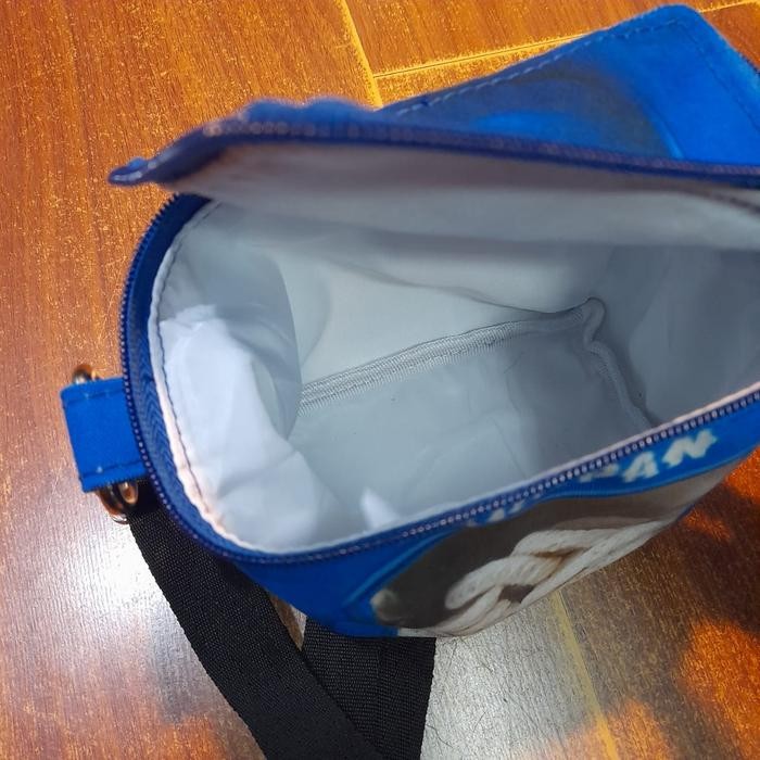 

Mini Sling Bag Kaleng Kerupuk Harapan Terlaris