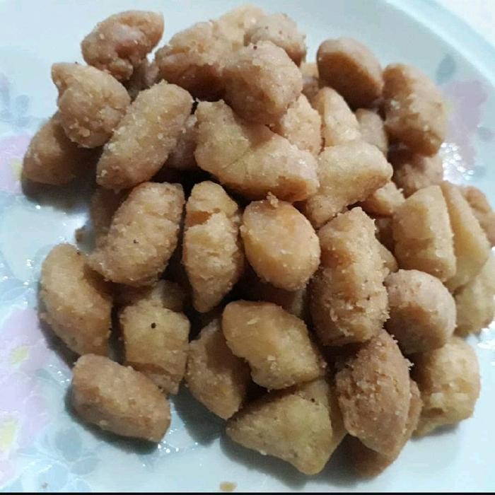 

Snacks Kue Kering Biji Ketapang Wijen Premium Renyah Dan Empuk - Toples 500 Gram Best Quality Asli