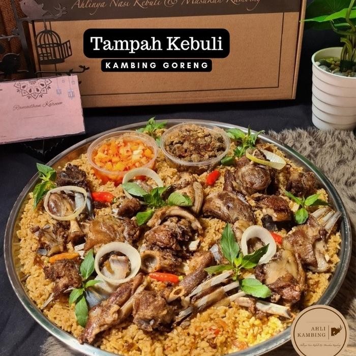 

Baru Tampah Spesial Nasi Kebuli/Mandhi Kambing Goreng