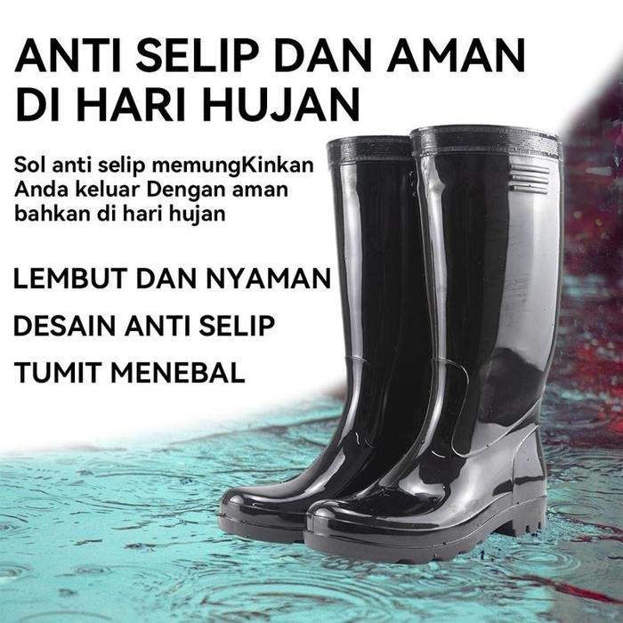 

Sepatu Boots Hitam Tahan Air, Sol Anti Licin, dan Tangguh untuk Semua Aktivitas Outdoor