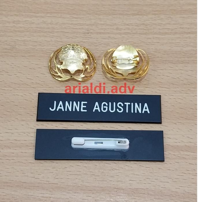 

Ready Papan Nama Dada Hitam Dof + Pin Korpri Peniti Set Lengkap