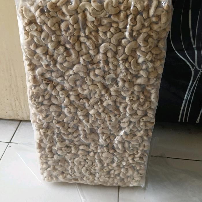 

kacang Mede utuh 10 kg mentah