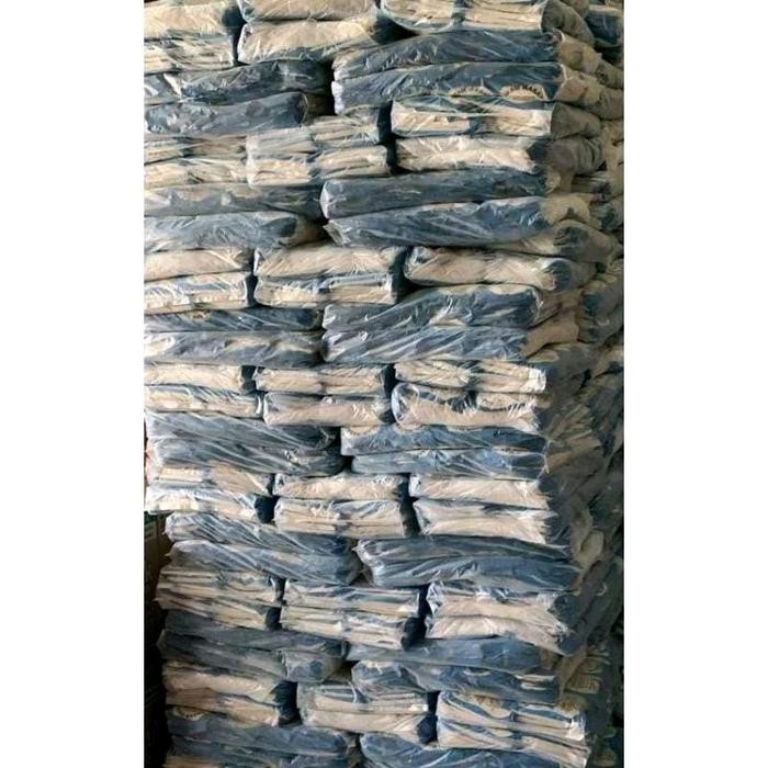 

Pilihan- 40 Pcs Garam Masak Beryodium-1Ball Isi 40 Pcs@100 Gr Total 4 Kg Garam(1 Ball)