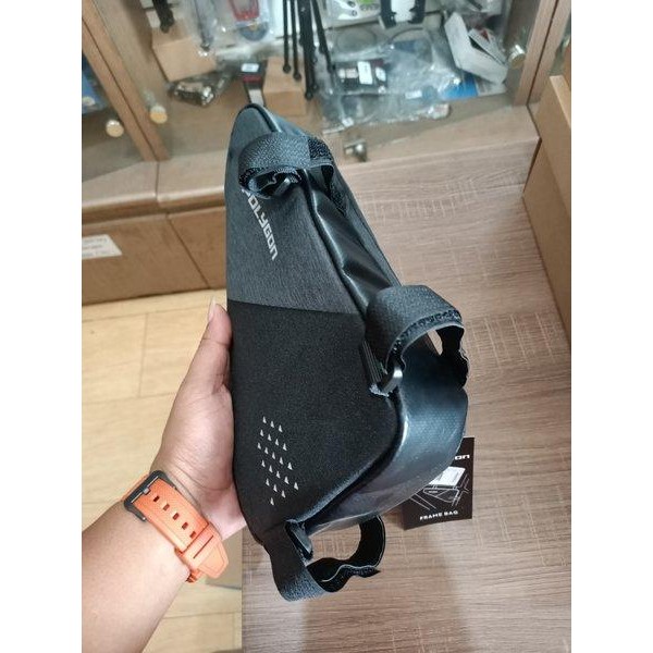 BISA GRAB tas segitiga polygon