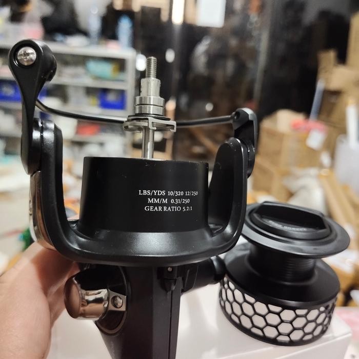 Populer Reel Kamikaze Defector 4000