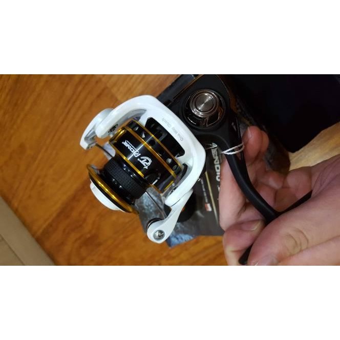 Laris Reel Pancing Pioneer Evo