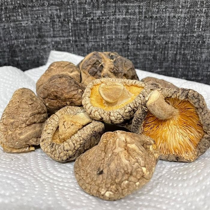 

PREMIUM Jamur Shitake Kering / Hioko (IKPS)