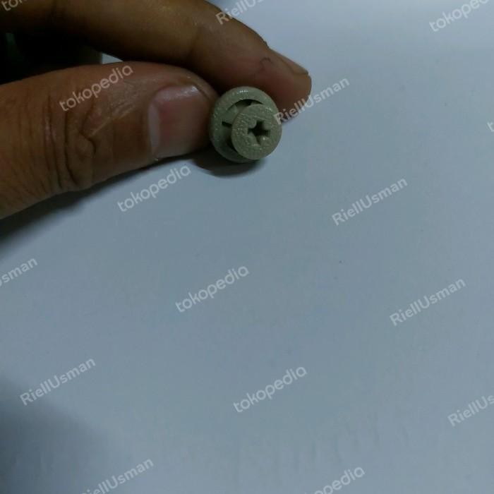 klip kancing console box mobil ertiga