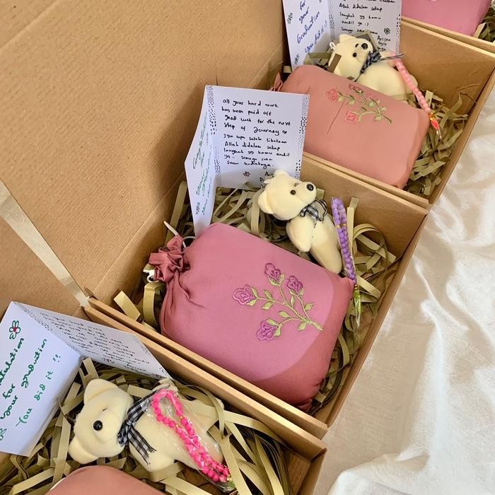 Kado Ulang Tahun Cewek Kado Wisuda Mukena Set Sajadah Seserahan Mukena Travel Mukena Traveling