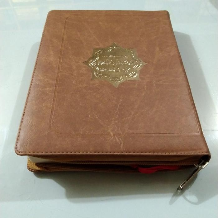 

Al Qur'an Mushaf Tajwid Warna A5 Resleting