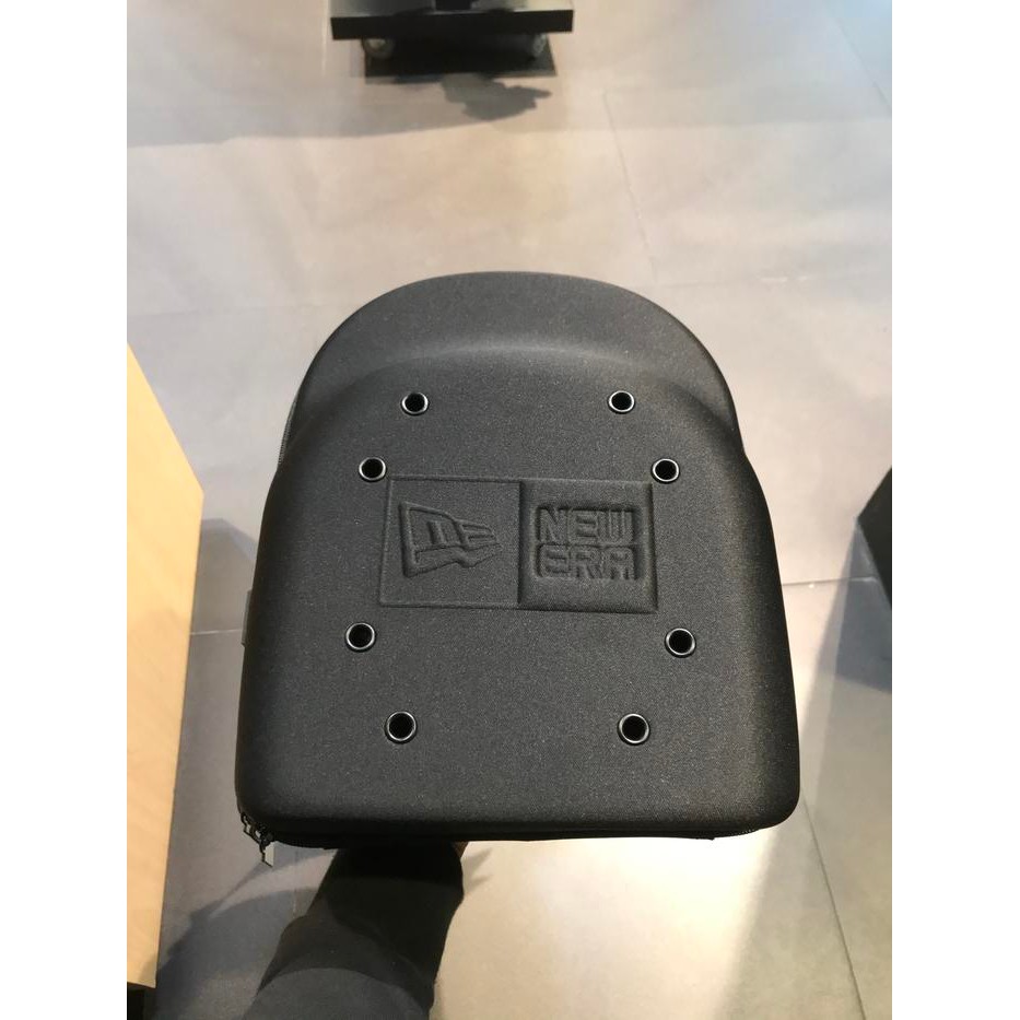 Tas Topi New Era Carrier 6 Pack Cap Black 100% Original Resmi Gratisongkir