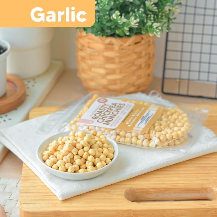 

Roasty Chickpea Munchies ( Snack Kacang Arab ) Cemilan Chickpeas Bawang Panggang Halal Pedas Peanut