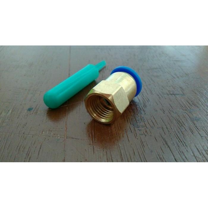 (Expert) Nepel Selang PU drat dalam / female ukuran 10mm x 1/4"