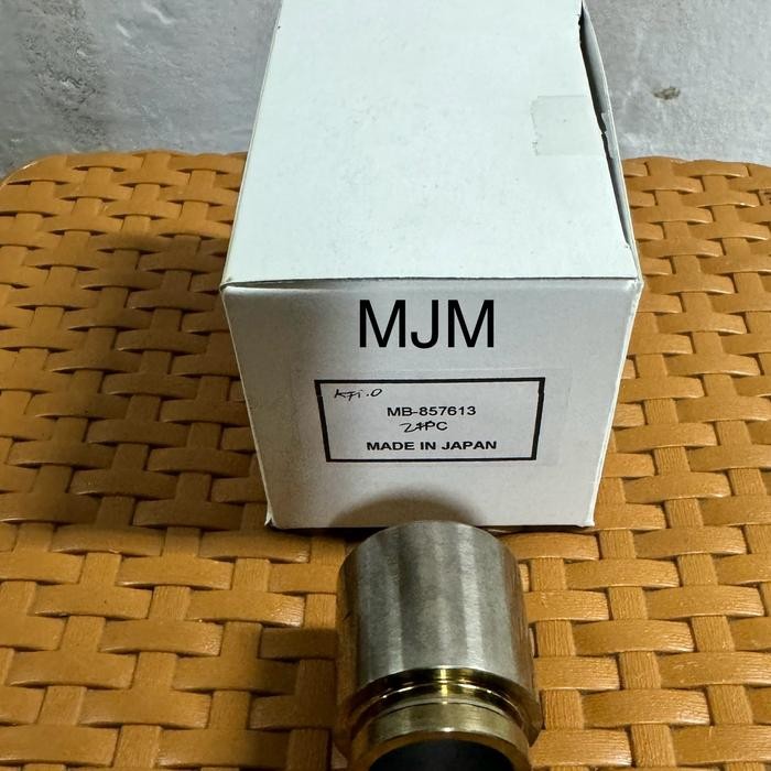 Piston Caliper Belakang Grandis