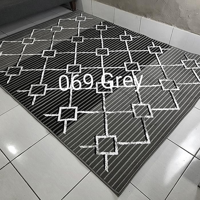 Karpet Permadani Abu-abu Hitam Putih Moderno 160x210 cm