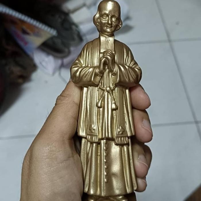 Jual [READY] Patung Santo Yohanes Maria Vianney.12cm