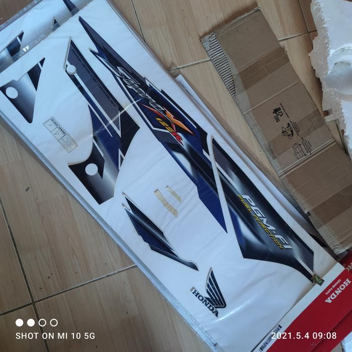 Stripe Body Supra X 125 Biru Putih Set. 871X0-Ktm-770Za