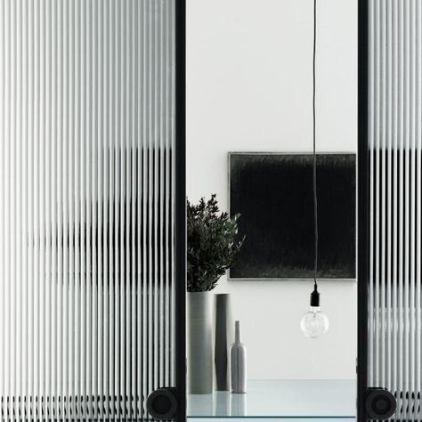 Kaca Moru - Kaca Tekstur Dengan Pola Garis-Garis Vertikal Promo