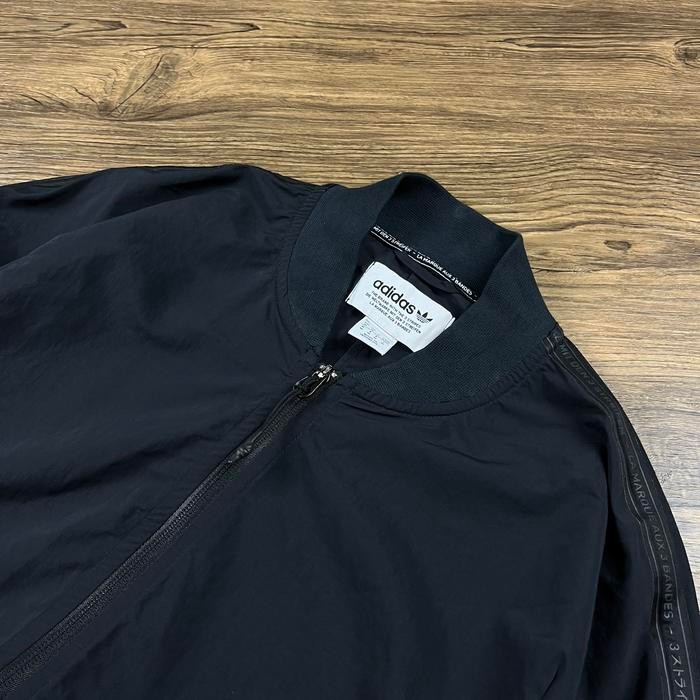 Produk Unggulan Jaket Adidas Bomber 3 Stripes Jacket Windbreaker