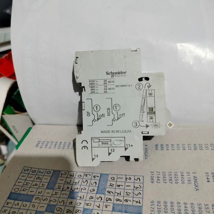 auxiliary off MCB Schneider c60 Made in belgium kode 26924
