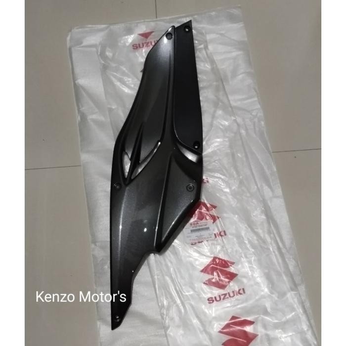PREMIUM [47122-13H00-X4D] Cover bodi samping kanan COVER FRAME SIDE RH (DARK GREY) - SKYWAVE