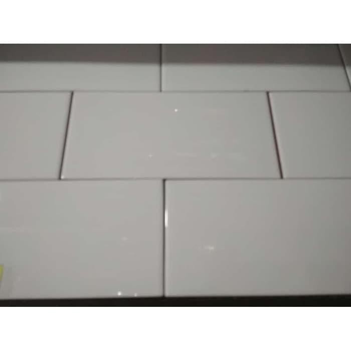 KERAMIK DINDING LIST GLOSSY WHITE / PUTIH KILAP NON BEVEL 10x20 cm