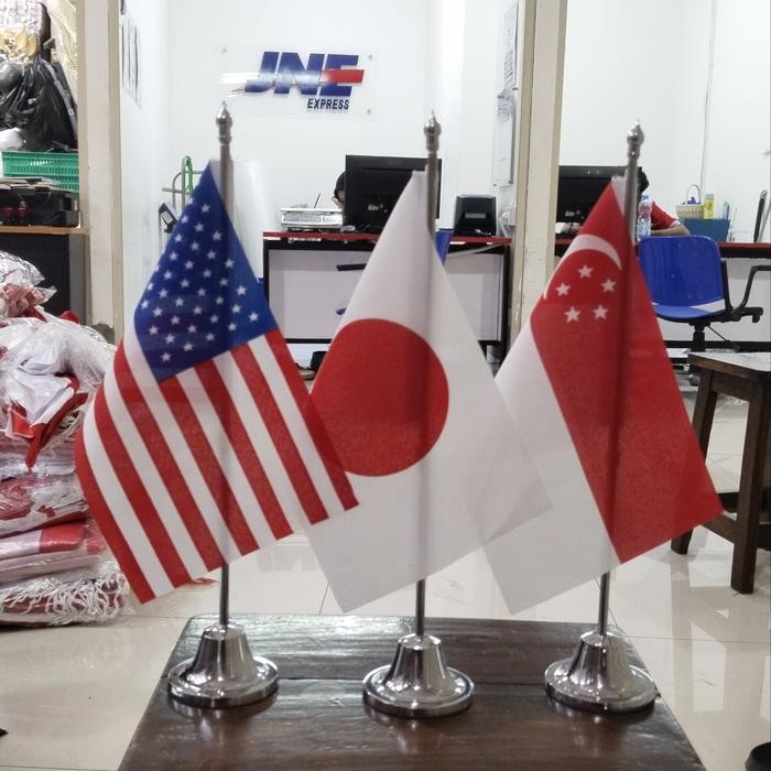 

Terlaris bendera meja kantoran( costum) kantoran dan partai pakai tiang stenlist SALE